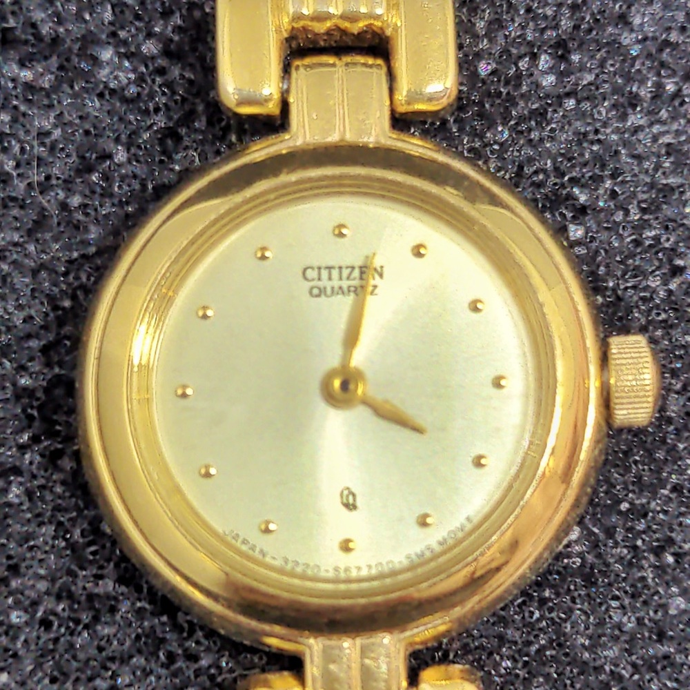 Citizen vintage gold bracelet mother of pearl watch